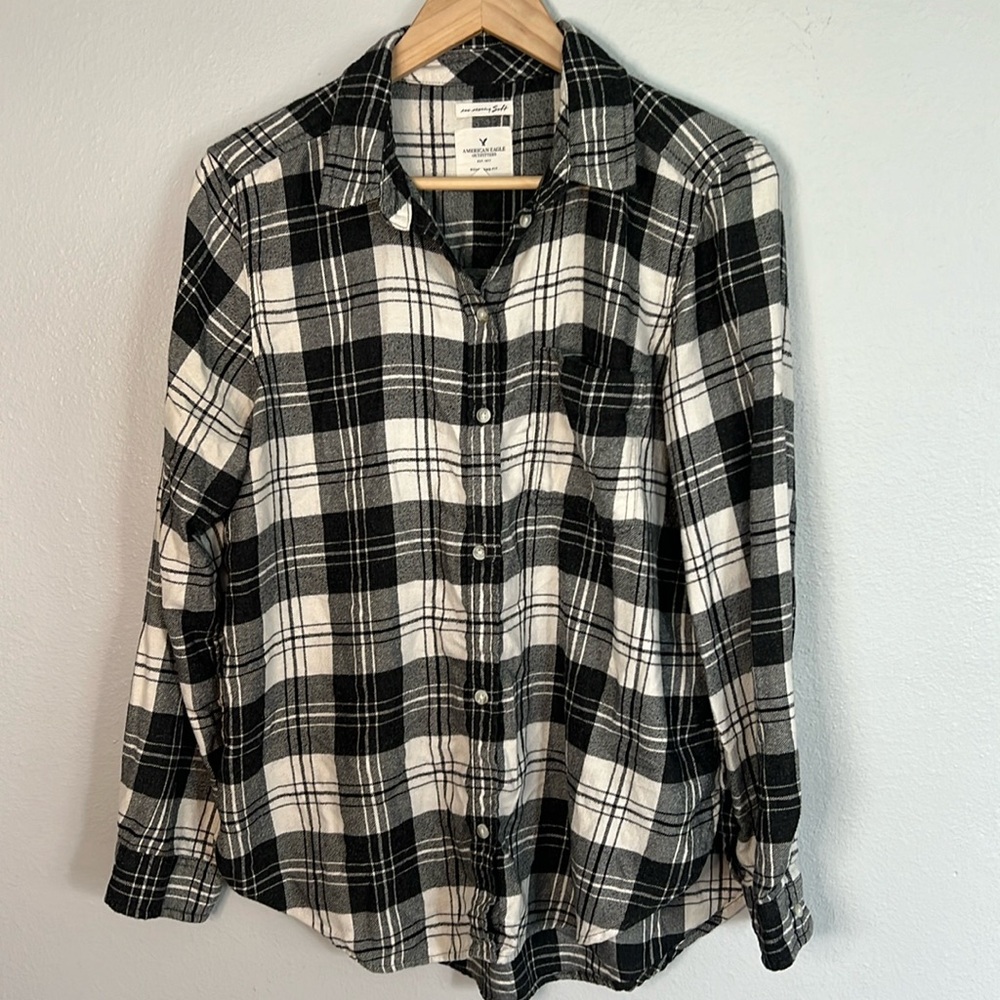 5/$20 Women’s American Eagle Plaid Long Sleeve Button Up Boyfriend Fit Large